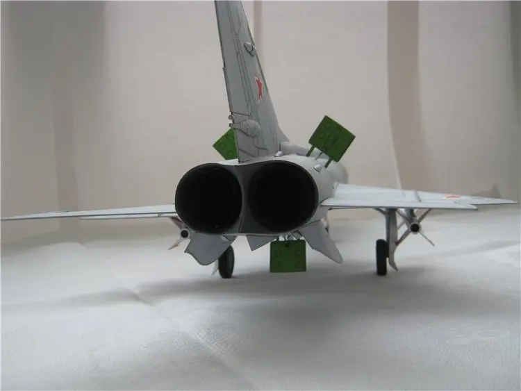 Detailed 3D Paper Model of MIG E-152 A 4 Detailed 3D Paper Model of MIG E-152 A - Image 4