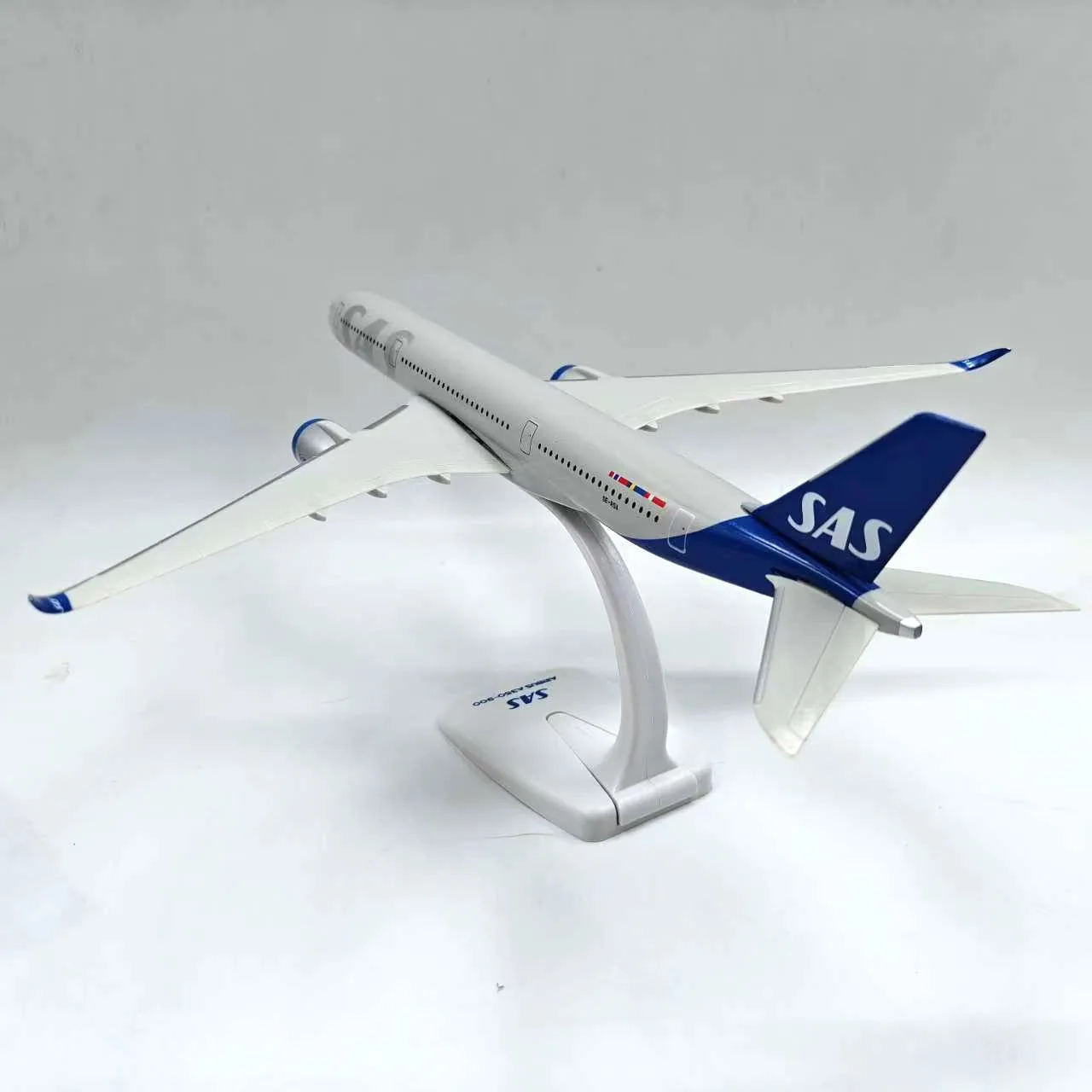 SAS Airlines A350-900 Scale Model 1:200 6 SAS Airlines A350-900 Scale Model 1:200 - Image 6