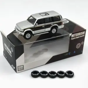 1/64 Scale Mitsubishi Pajero Diecast Model 13 Sd005eb333745438fa54f212ad3e064a8o