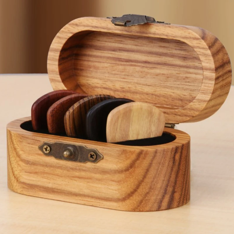 Handcrafted Wooden Heart-shaped Guitar Picks Set 4 Handcrafted Wooden Heart-shaped Guitar Picks Set - Image 4