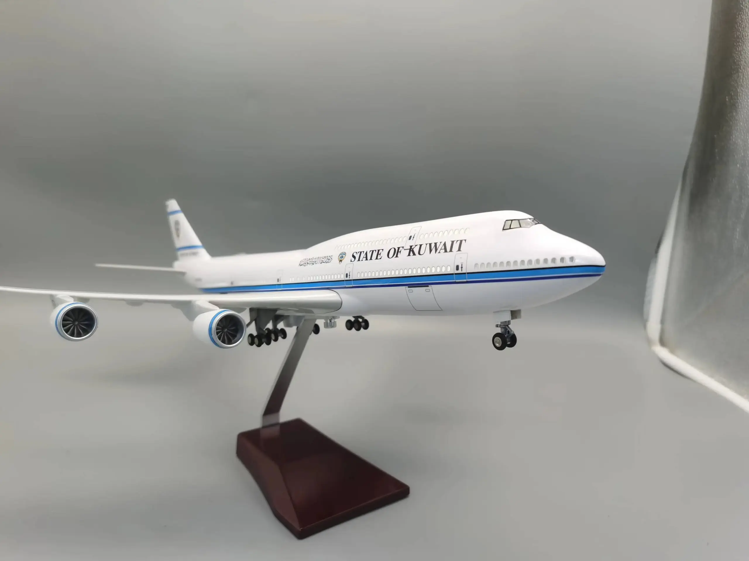 Kuwait Airlines B747 Diecast Model 1:150 Scale 5 Kuwait Airlines B747 Diecast Model 1:150 Scale - Image 5