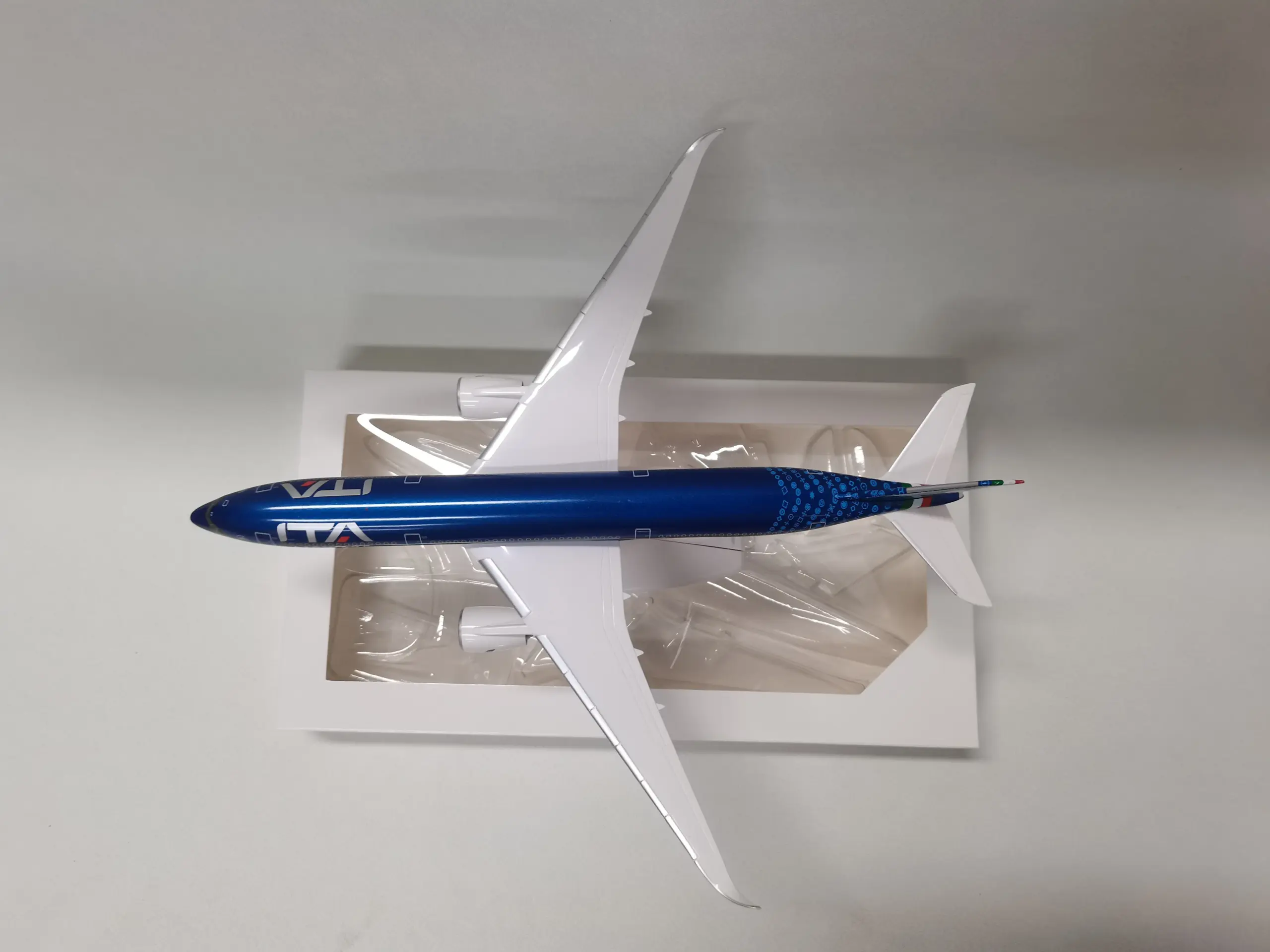 Italy ITA A350-900 Model in Deep Blue 5 Italy ITA A350-900 Model in Deep Blue - Image 5