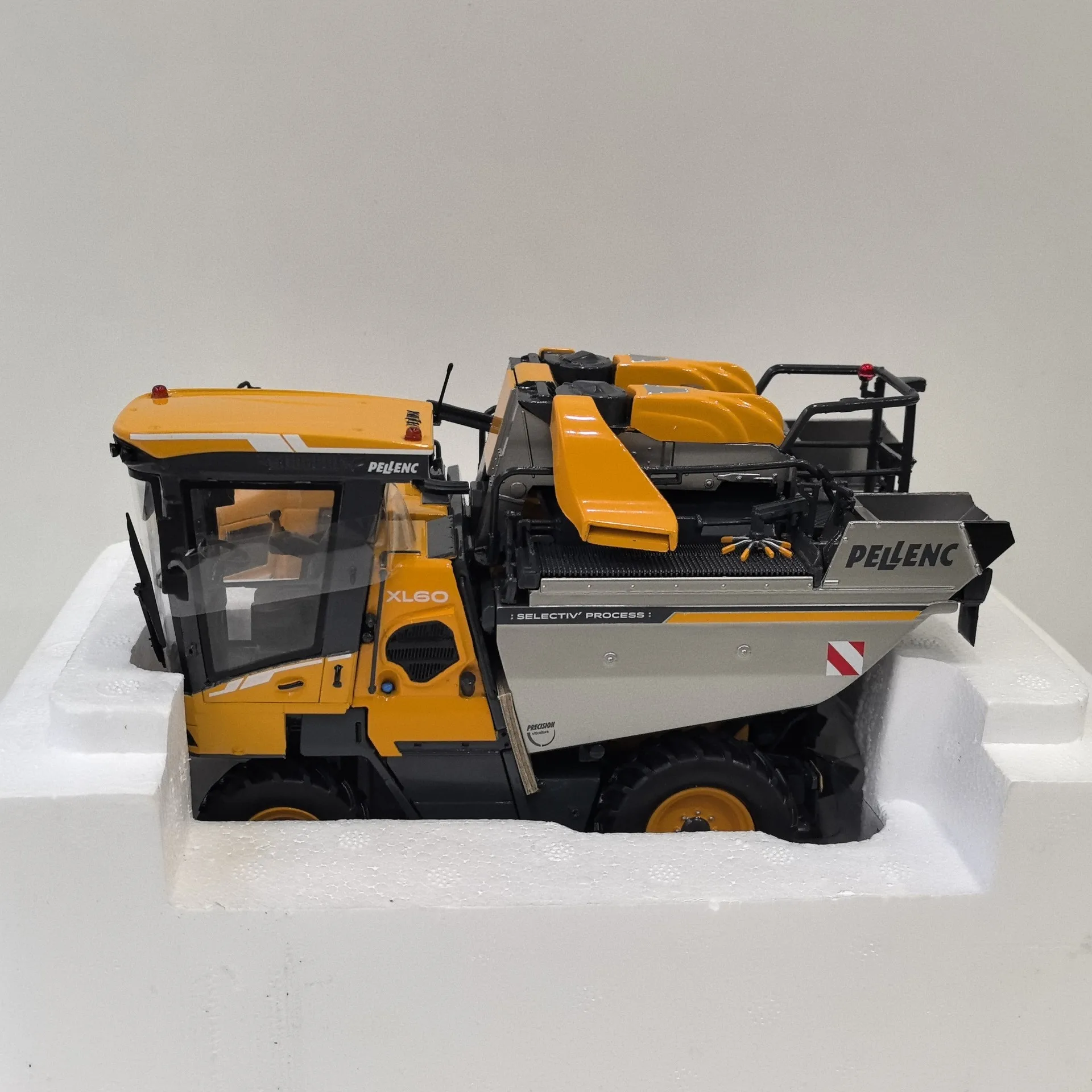 PELLENC OPTIMUM XL60 1/32 Diecast Model 2 PELLENC OPTIMUM XL60 1/32 Diecast Model - Image 2