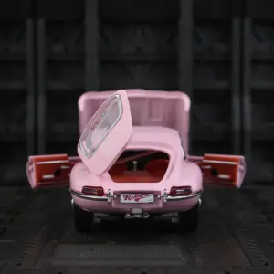 1:24 Jaguar E-Type Diecast Model 12 Sd312e5b5ac6d4300aff2883fa88d8b4cZ