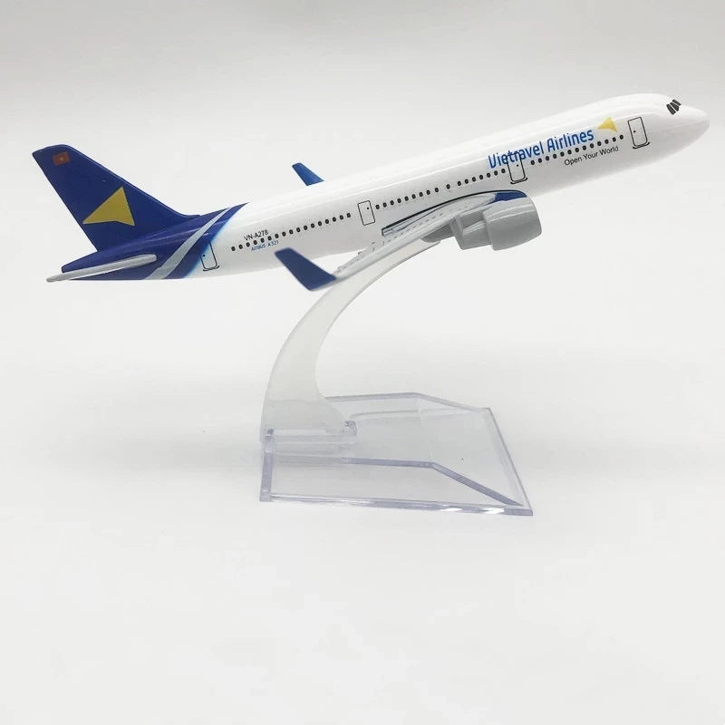 A321 Yueyue Airlines Diecast Model Aircraft 3 A321 Yueyue Airlines Diecast Model Aircraft - Image 3