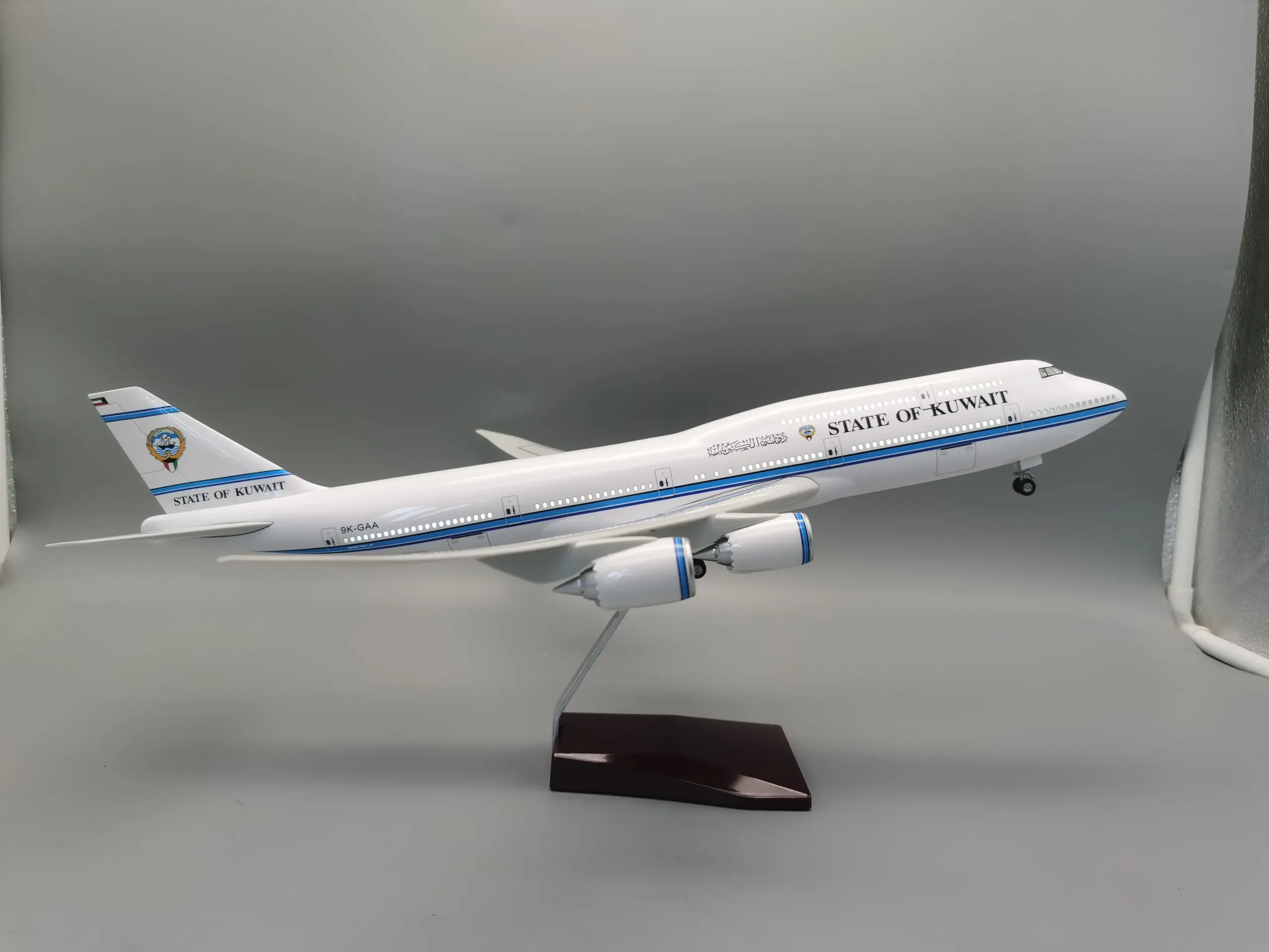 Kuwait Airlines B747 Diecast Model 1:150 Scale 2 Kuwait Airlines B747 Diecast Model 1:150 Scale - Image 2