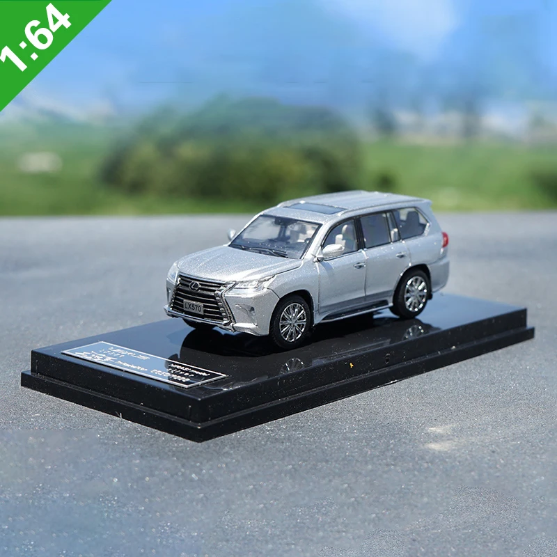 Lexus LX570 1:64 Scale Diecast Model 4 Lexus LX570 1:64 Scale Diecast Model - Image 4