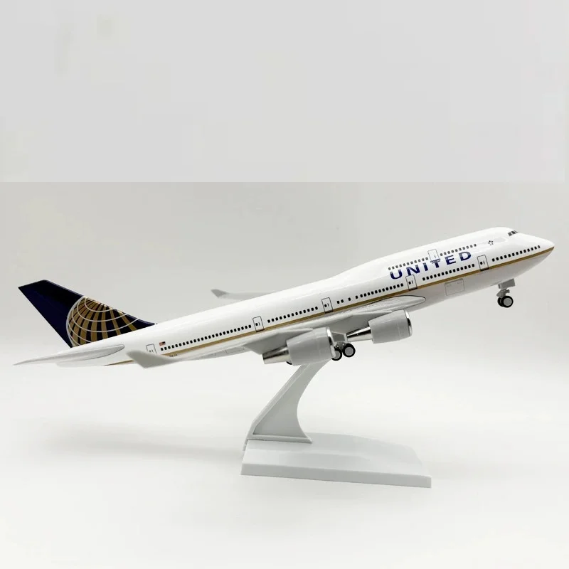 United Airlines Boeing 747 Model 1:250 Scale 3 United Airlines Boeing 747 Model 1:250 Scale - Image 3