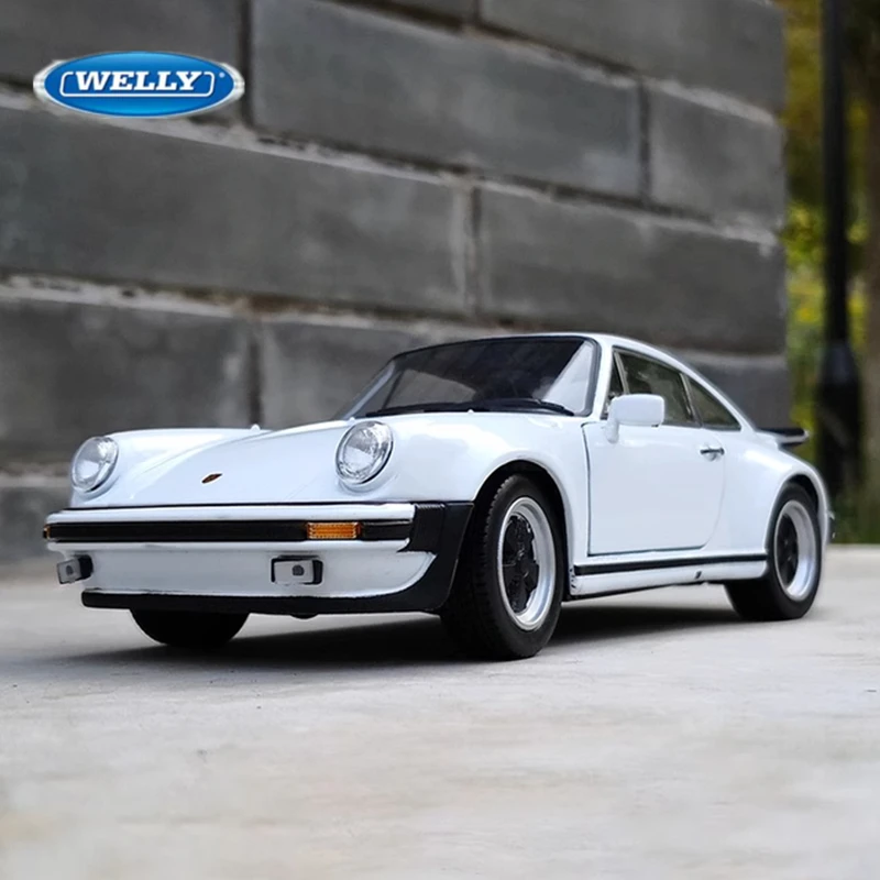 1971 Porsche 911 Turbo 1:24 Diecast Model 2 1971 Porsche 911 Turbo 1:24 Diecast Model - Image 2