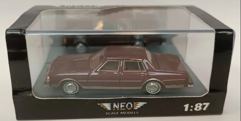 Chevrolet Caprice Classic 1:87 Diecast Model 4 Chevrolet Caprice Classic 1:87 Diecast Model - Image 4
