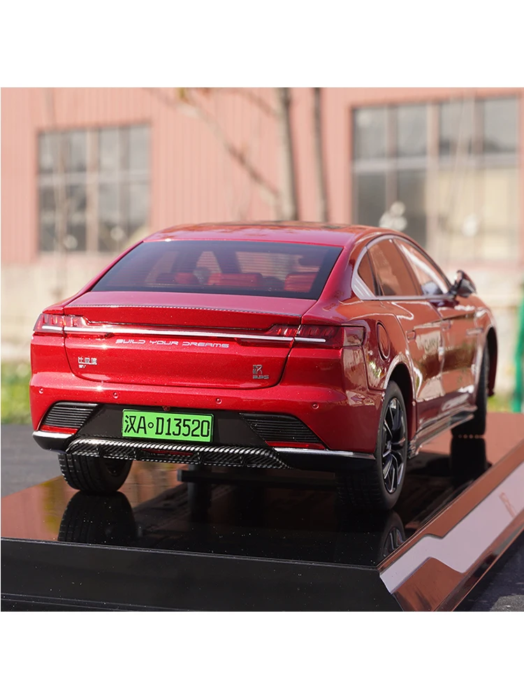 BYD Han EV 1:18 Scale Diecast Model Car 4 BYD Han EV 1:18 Scale Diecast Model Car - Image 4