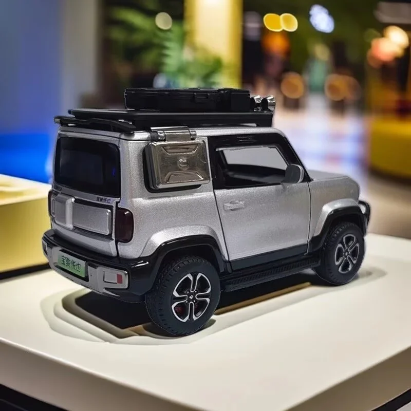 1:24 Scale Off-Road Vehicle Model in Black 8 1:24 Scale Off-Road Vehicle Model in Black - Image 8