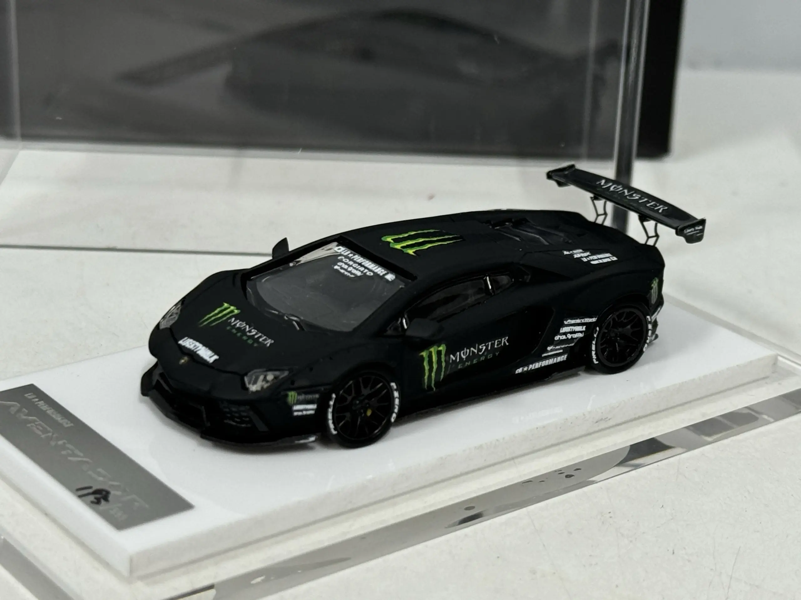 LP700 Aventador LBWK 1:64 Scale Diecast Model 7 LP700 Aventador LBWK 1:64 Scale Diecast Model - Image 7