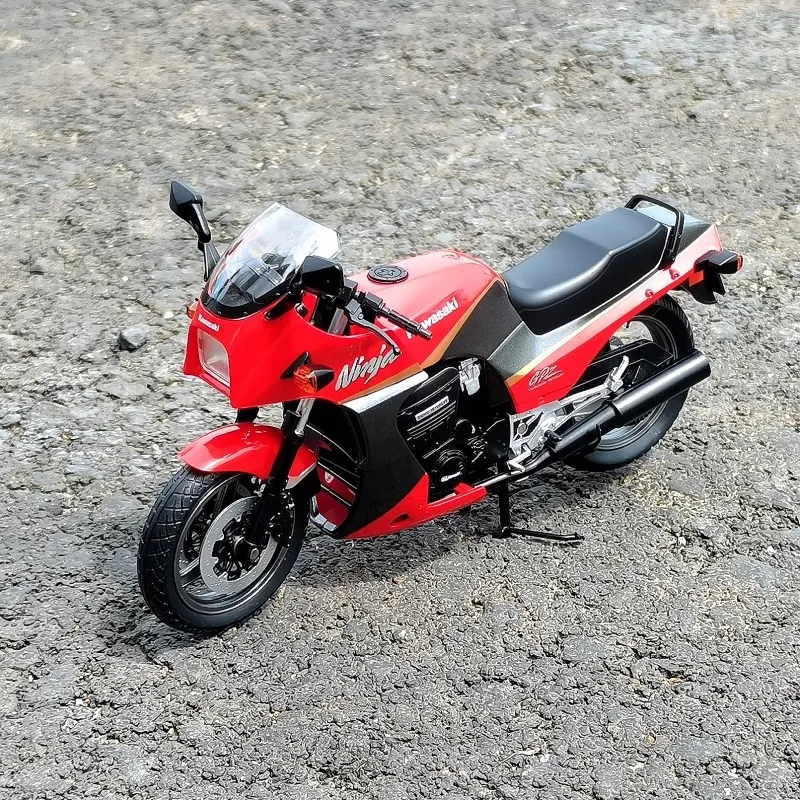 1/12 Kawasaki Ninja GPz900R Diecast Model 3 1/12 Kawasaki Ninja GPz900R Diecast Model - Image 3