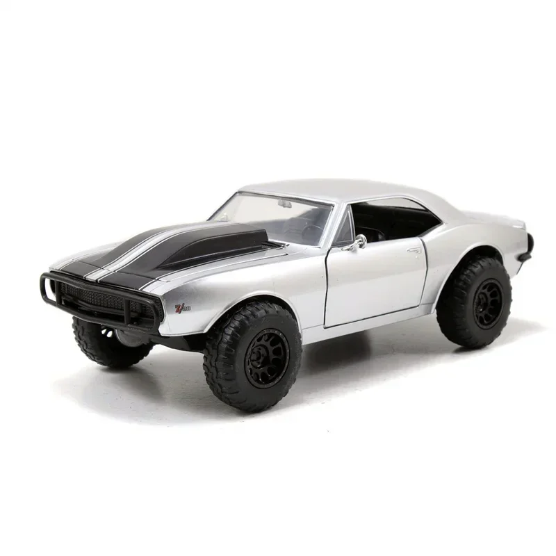 1967 Chevrolet Camaro 1:24 Diecast Model 2 1967 Chevrolet Camaro 1:24 Diecast Model - Image 2