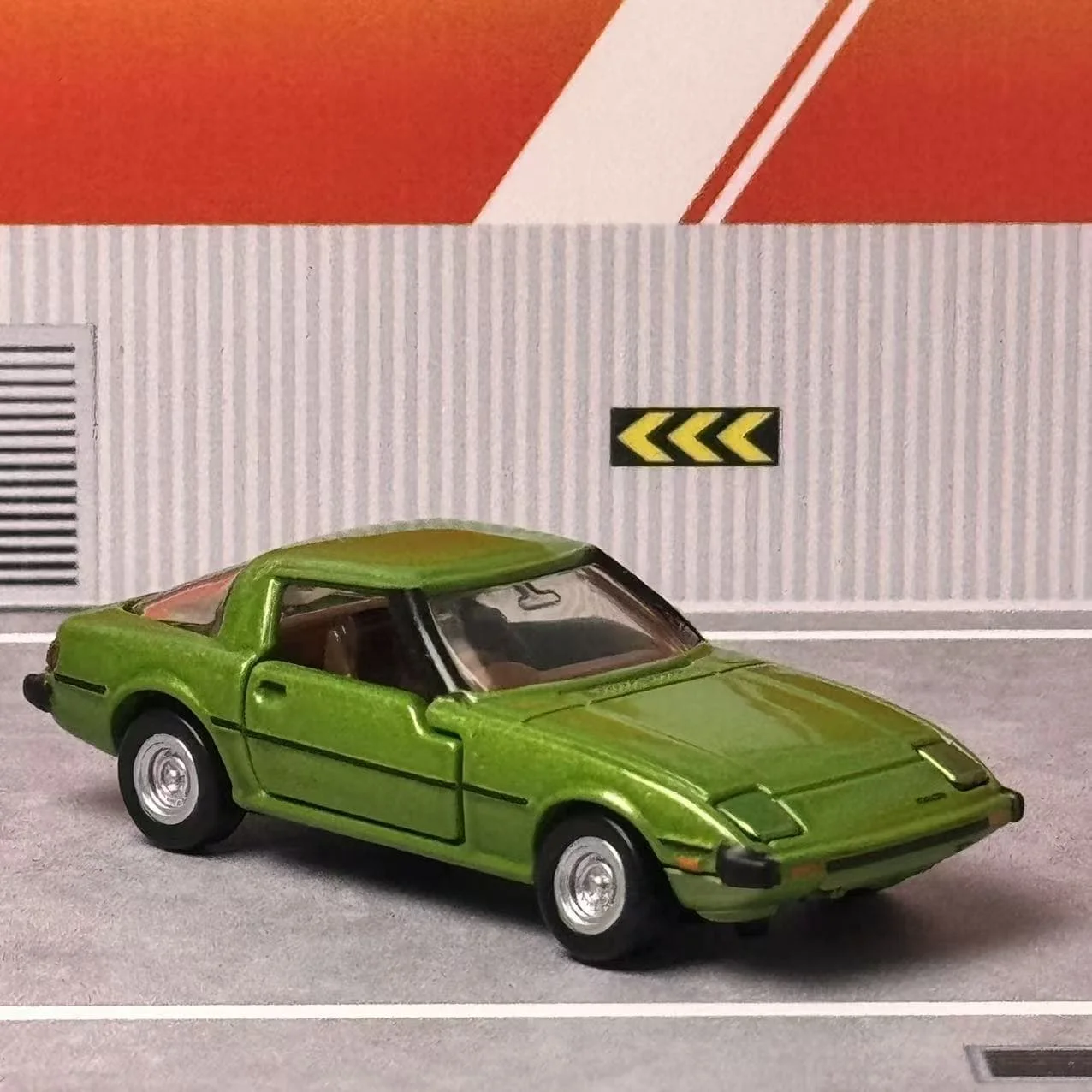Vibrant Green Mazda RX-7 Diecast Model 6 Vibrant Green Mazda RX-7 Diecast Model - Image 6