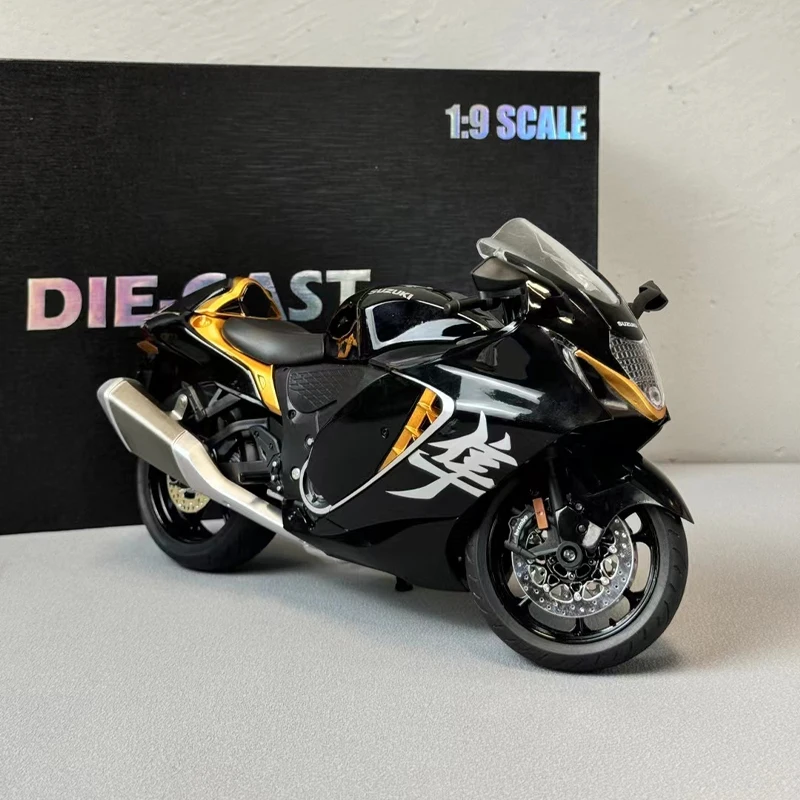 High-Detail 1:9 Scale Diecast Motorcycle Model 2 High-Detail 1:9 Scale Diecast Motorcycle Model - Image 2