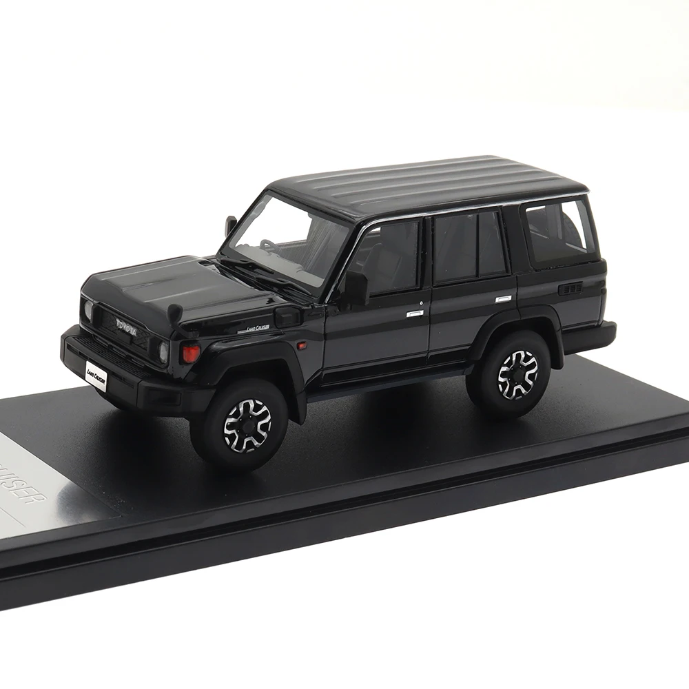 Toyota Land Cruiser 2023 1/43 Scale Diecast Model 4 Toyota Land Cruiser 2023 1/43 Scale Diecast Model - Image 4
