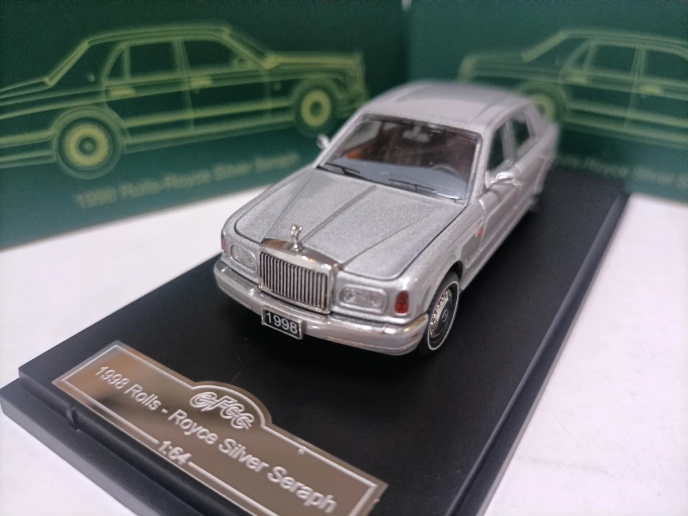 White Diecast Rolls-Royce Silver Seraph Model 5 White Diecast Rolls-Royce Silver Seraph Model - Image 5