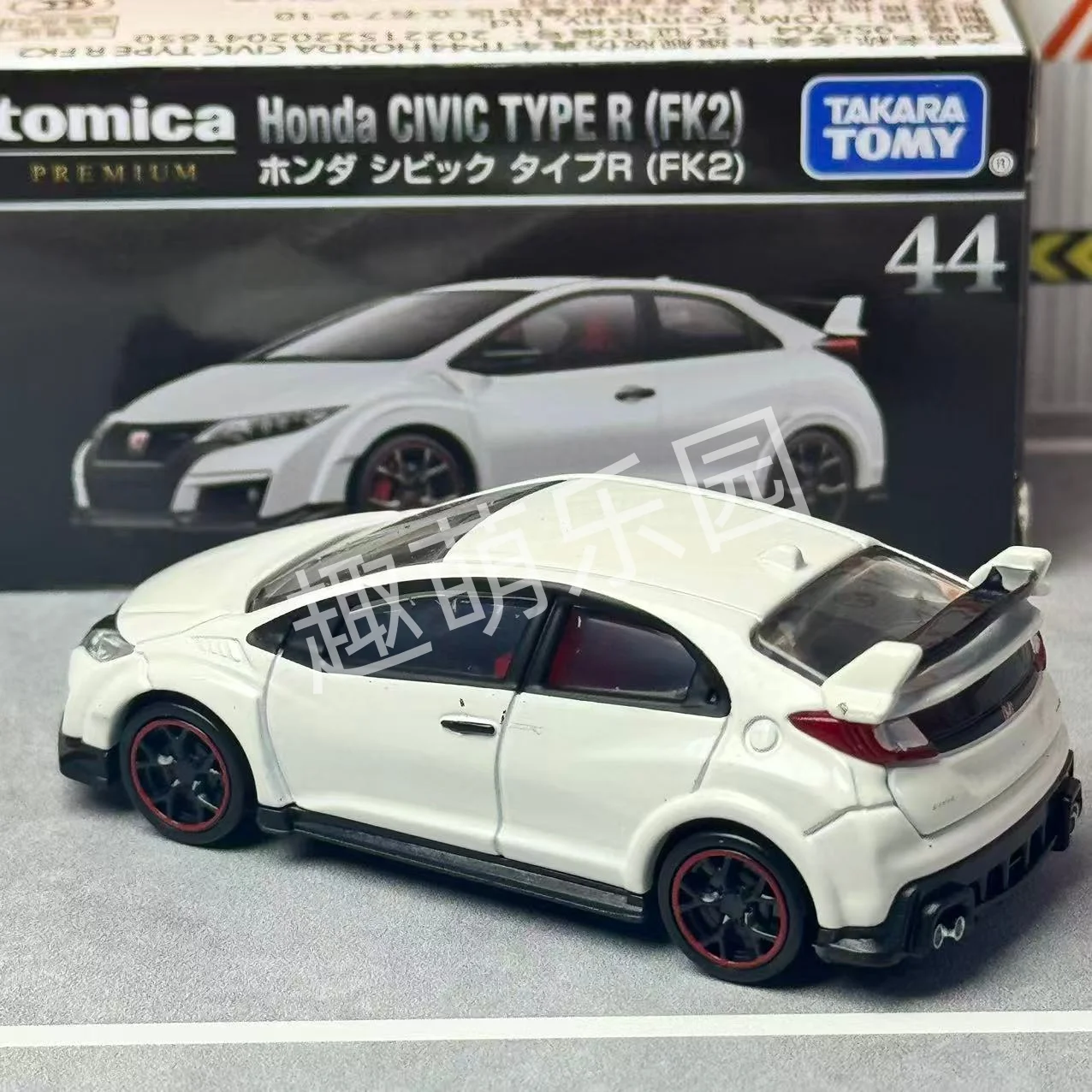 Takara Tomy 1:64 Honda Civic Type R FK2 Model 3 Takara Tomy 1:64 Honda Civic Type R FK2 Model - Image 3