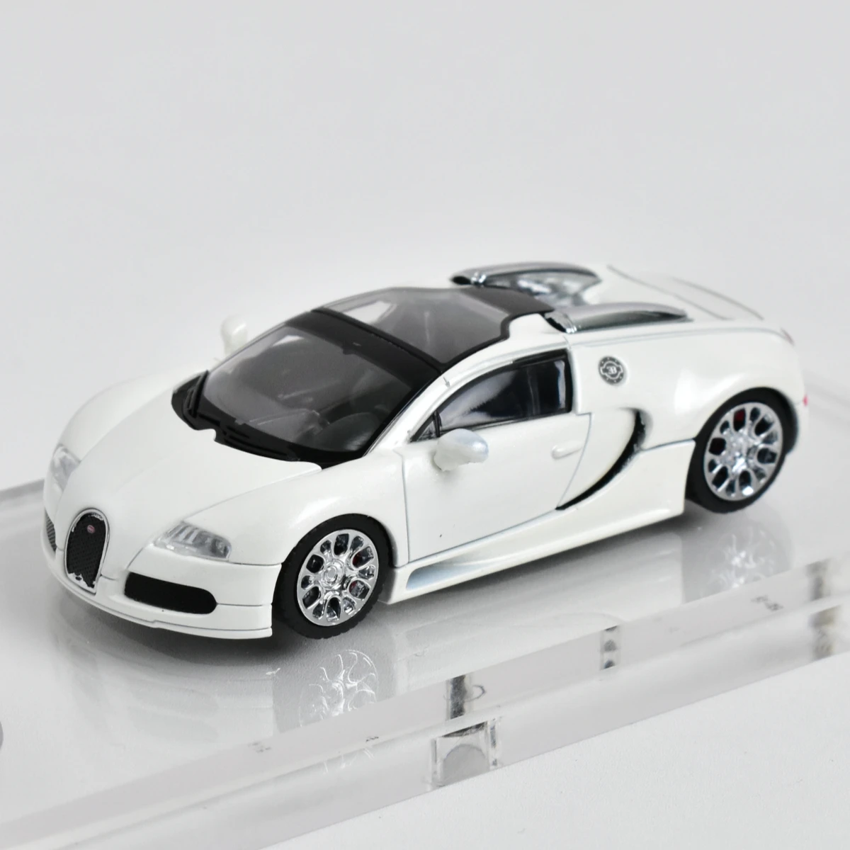 Veyron Super Sport 1:64 Diecast Model 3 Veyron Super Sport 1:64 Diecast Model - Image 3