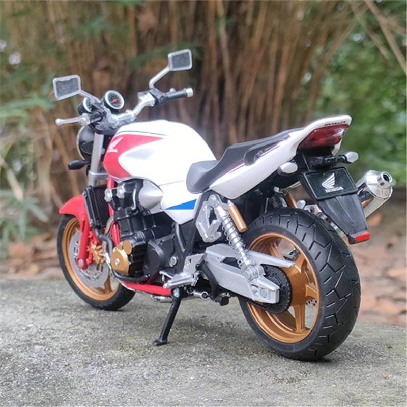 1/12 Scale Honda CB1300SF Alloy Motorcycle Model 3 1/12 Scale Honda CB1300SF Alloy Motorcycle Model - Image 3
