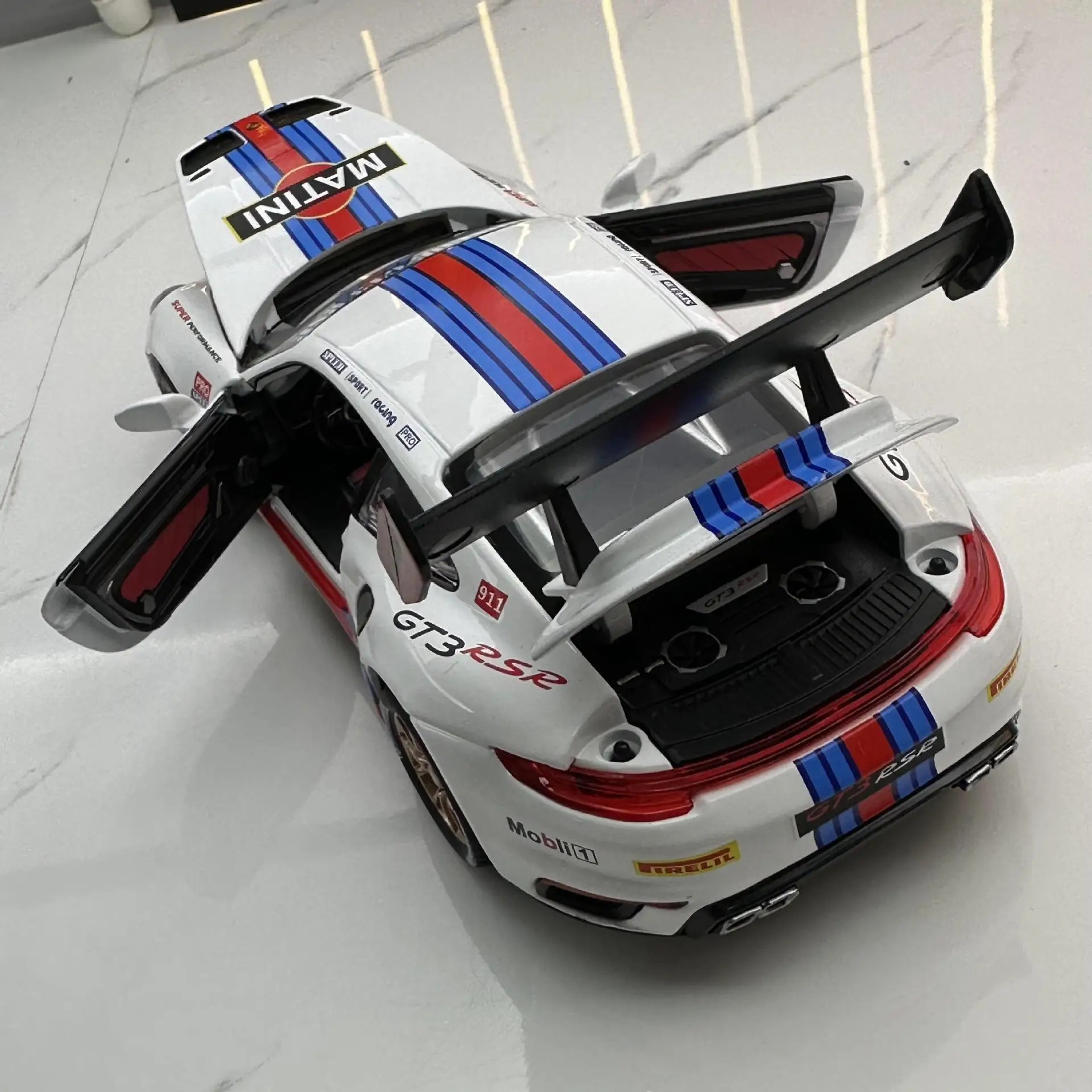 1:32 Scale Porsche 911 GT3 RSR Die-Cast Model 5 1:32 Scale Porsche 911 GT3 RSR Die-Cast Model - Image 5