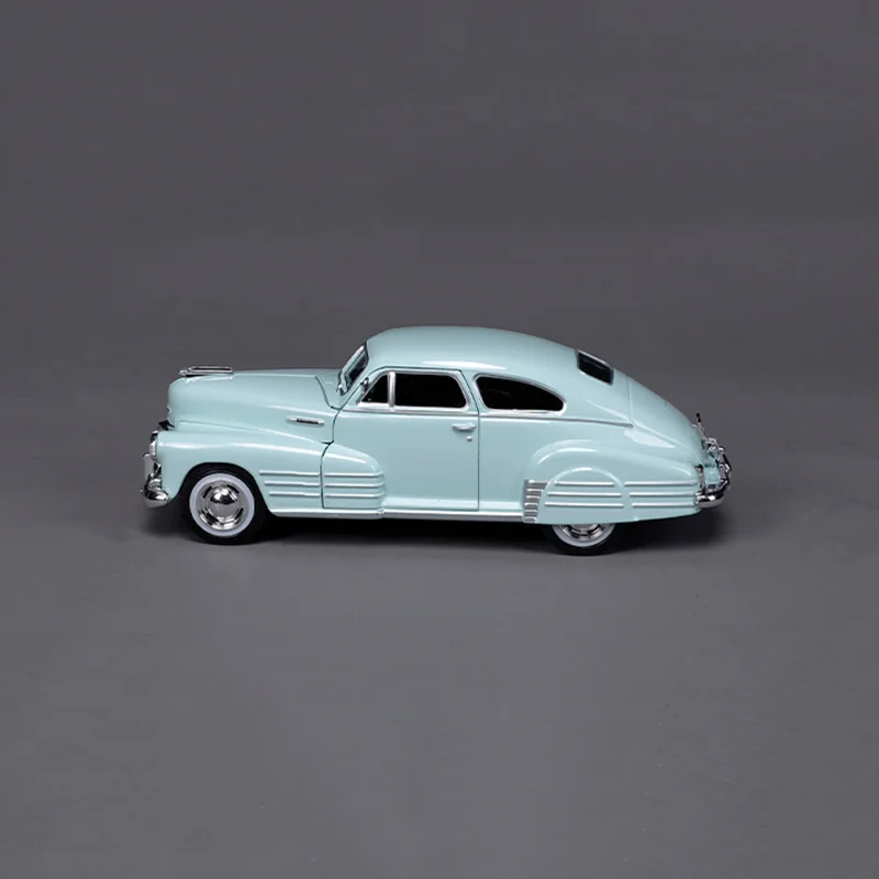 1948 Chevrolet Fleetline Aerosedan Diecast Model 3 1948 Chevrolet Fleetline Aerosedan Diecast Model - Image 3