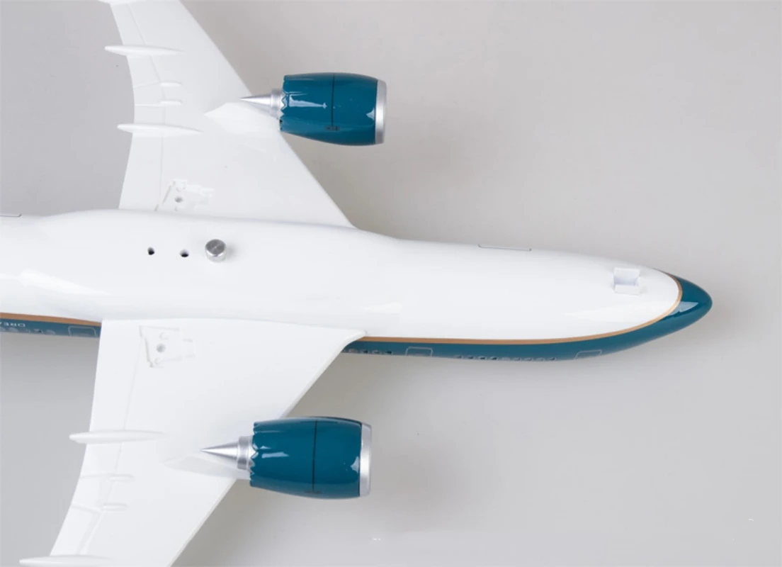 Vietnam Airlines B787 Model 1/130 Scale 6 Vietnam Airlines B787 Model 1/130 Scale - Image 6