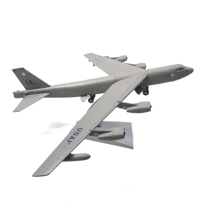 B-52 Stratofortress 1/200 Diecast Model 3 B-52 Stratofortress 1/200 Diecast Model - Image 3