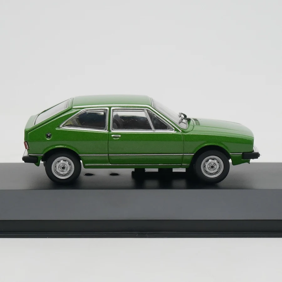 Vintage Green Volkswagen Scirocco TS 1974 Model 3 Vintage Green Volkswagen Scirocco TS 1974 Model - Image 3