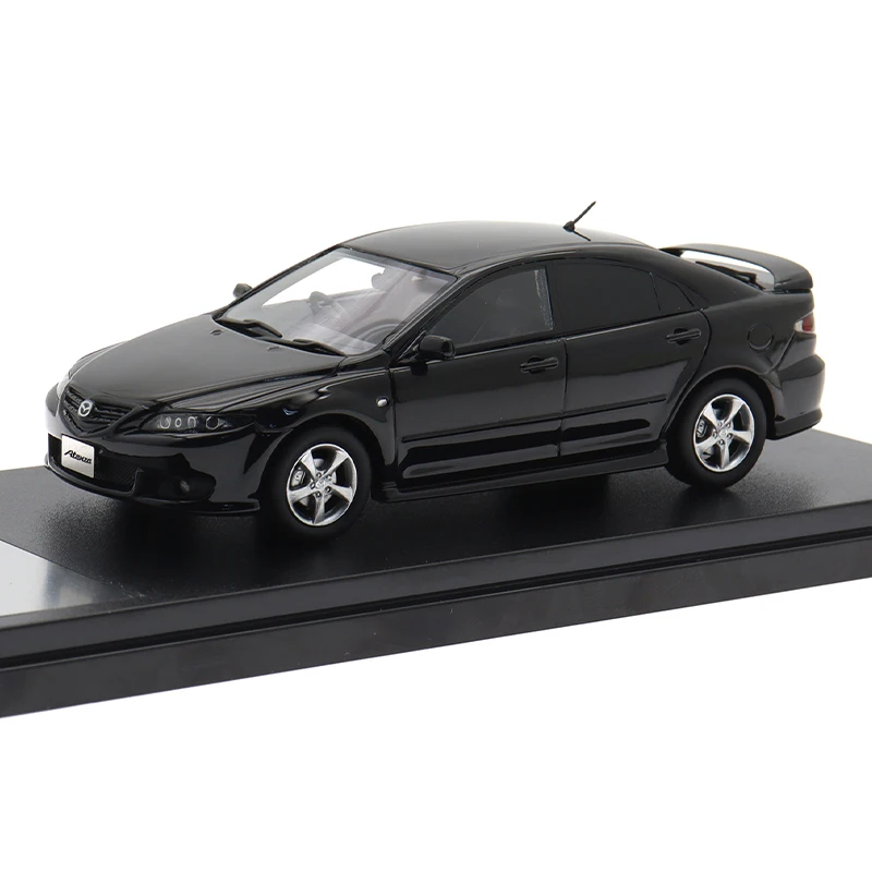 1:43 Resin Model Car in Black, Red, White 7 1:43 Resin Model Car in Black, Red, White - Image 7