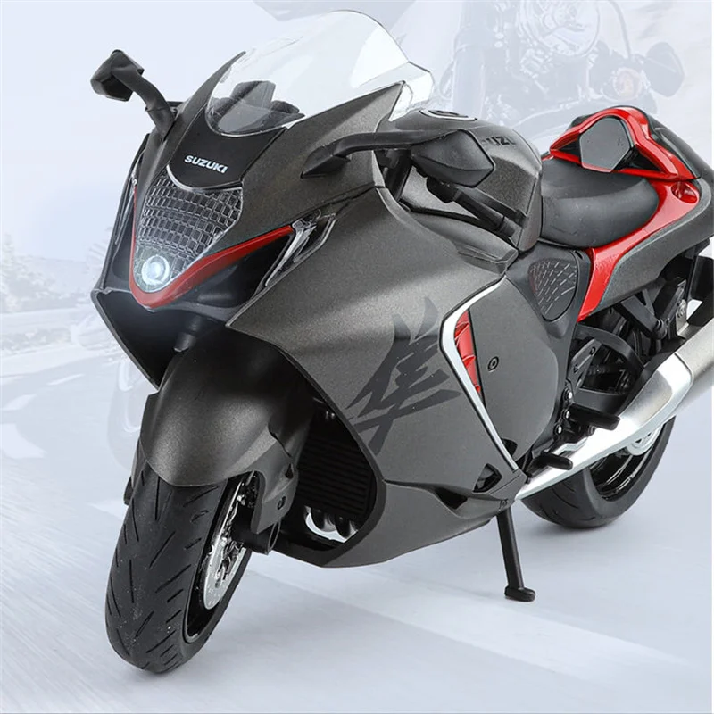 Suzuki Hayabusa GSX-1300R Diecast Model 1:12 Scale 5 Suzuki Hayabusa GSX-1300R Diecast Model 1:12 Scale - Image 5