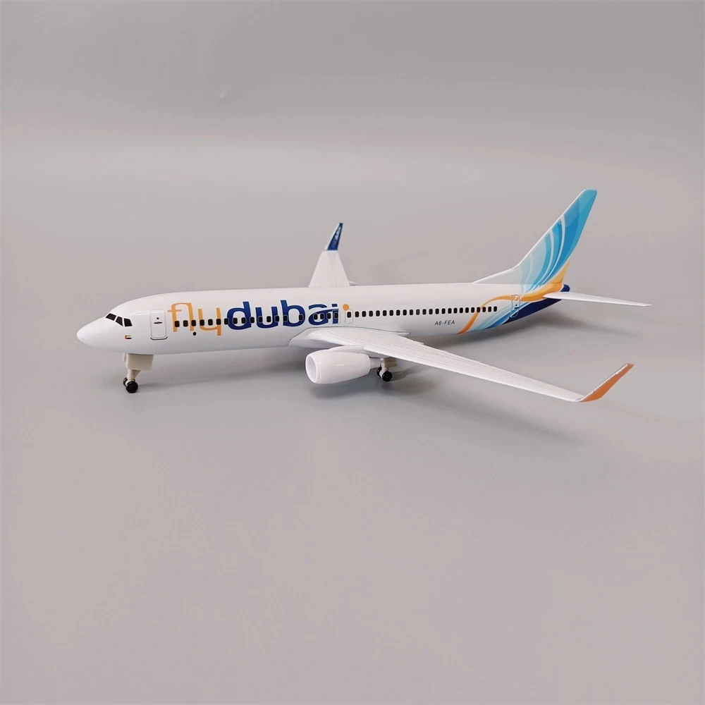 Metal B737 Aircraft Model - 1:400 Scale Display 4 Metal B737 Aircraft Model - 1:400 Scale Display - Image 4