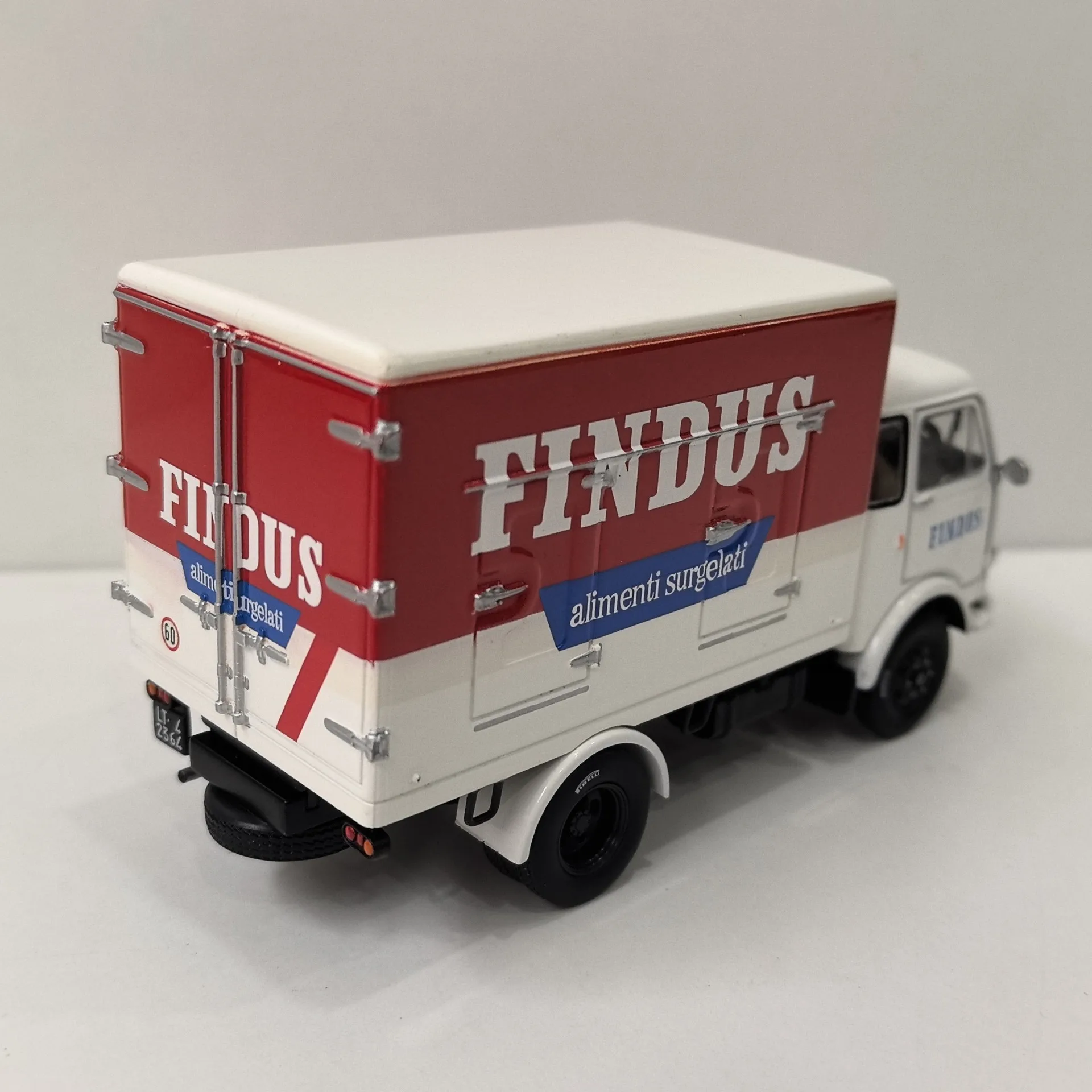 Vintage White and Red OM LEONCINO Diecast Model 6 Vintage White and Red OM LEONCINO Diecast Model - Image 6