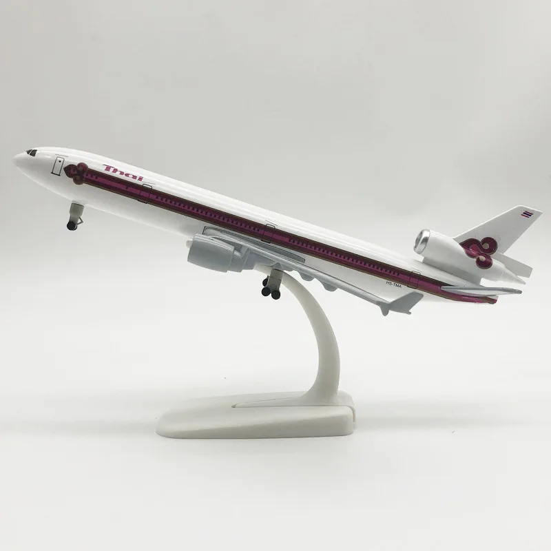FedEx MD-11 20cm Diecast Aircraft Model 6 FedEx MD-11 20cm Diecast Aircraft Model - Image 6