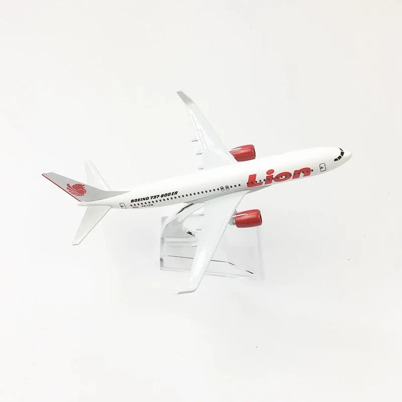 Lion Airways Boeing 737 Model 1/400 Scale 3 Lion Airways Boeing 737 Model 1/400 Scale - Image 3
