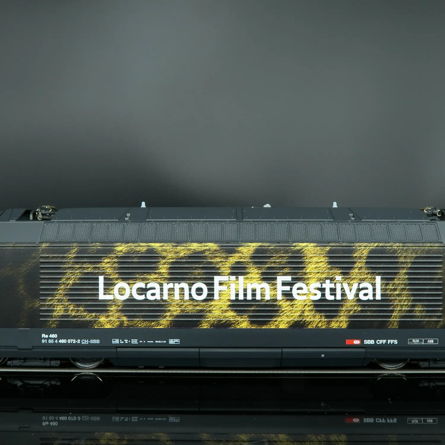 HO Scale MODEL RE460 Electric Train Engine 4 HO Scale MODEL RE460 Electric Train Engine - Image 4