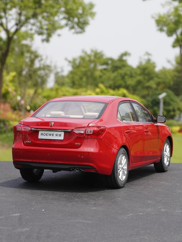 Red Roewe 360 Diecast Model 1:16 Scale 4 Red Roewe 360 Diecast Model 1:16 Scale - Image 4