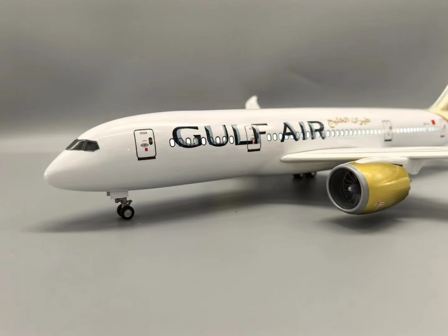 Gulf Air Boeing 787 Scale Model 1/130 5 Gulf Air Boeing 787 Scale Model 1/130 - Image 5