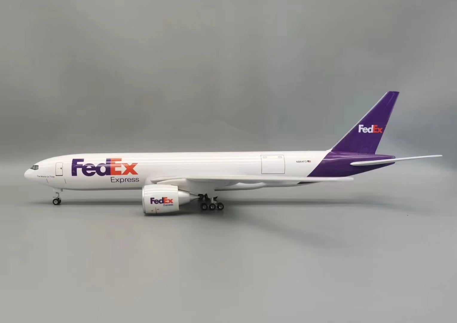 FedEx B777-200 Scale Model Aircraft, 47cm 3 FedEx B777-200 Scale Model Aircraft, 47cm - Image 3