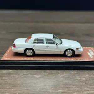 Ford Crown Victoria P71 1/64 Scale Diecast Model 12 Se7d36e97be544d72a2e34cb7b53b1b124