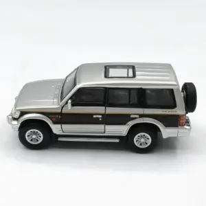 1/64 Scale Mitsubishi Pajero Diecast Model 8 Se872ffdc4d134d6ebaabc7d71f6030c1J