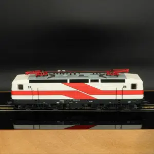 Se8e3c97936cb48119134d0eb68980369B