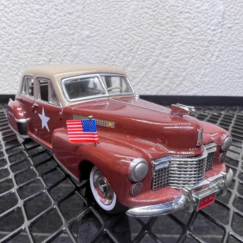 Vintage Fleetwood 1:43 Scale Diecast Model 4 Vintage Fleetwood 1:43 Scale Diecast Model - Image 4