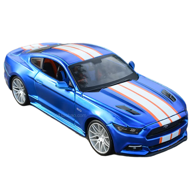 2014 Ford Mustang GT 1:24 Diecast Model in Silver 3 2014 Ford Mustang GT 1:24 Diecast Model in Silver - Image 3
