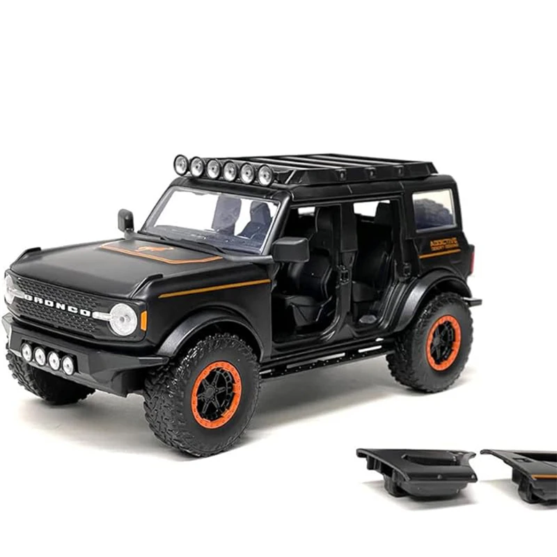 2021 Ford Bronco 1:24 Diecast Model in Silver 3 2021 Ford Bronco 1:24 Diecast Model in Silver - Image 3