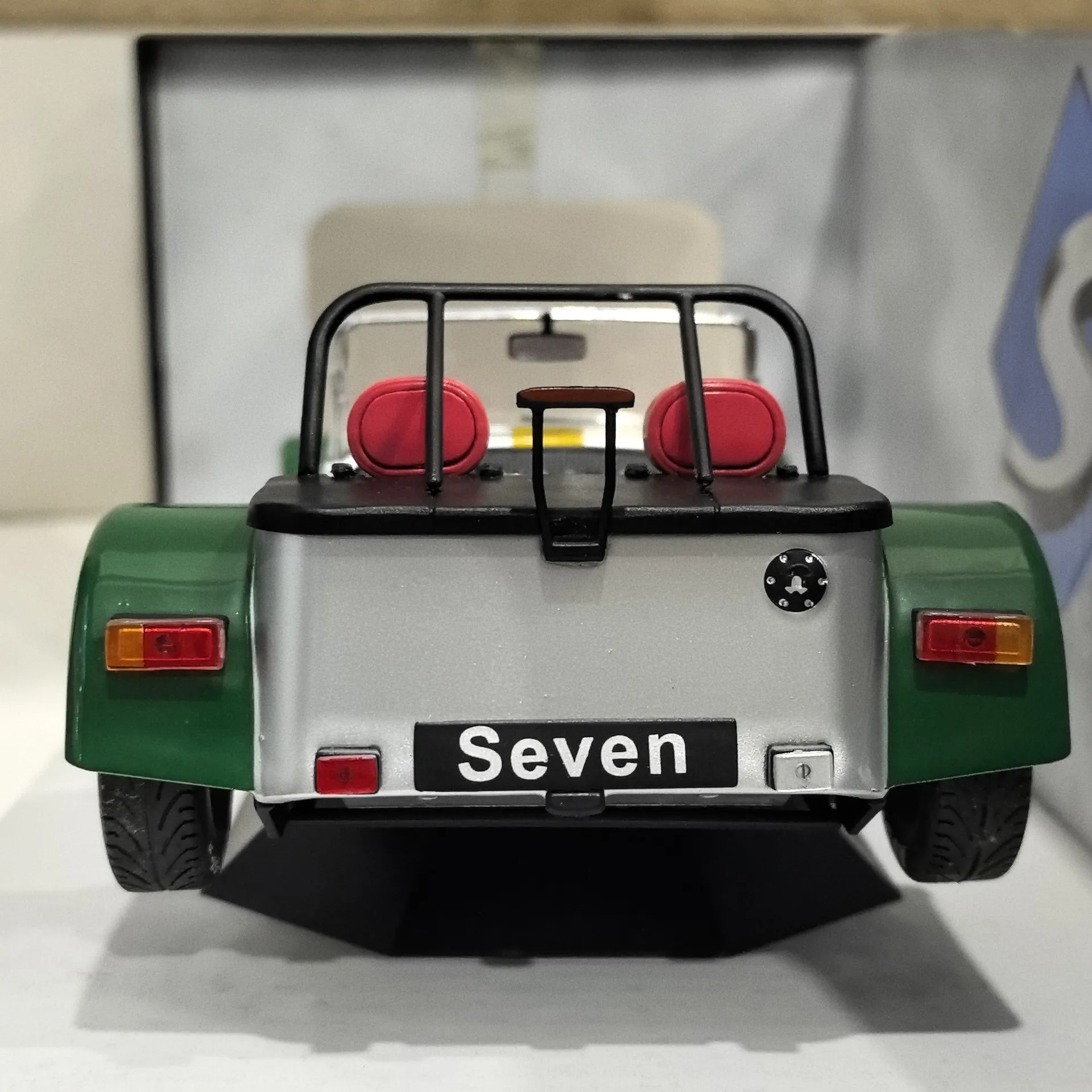 1989 Lotus Seven 1:18 Diecast Model Replica 5 1989 Lotus Seven 1:18 Diecast Model Replica - Image 5