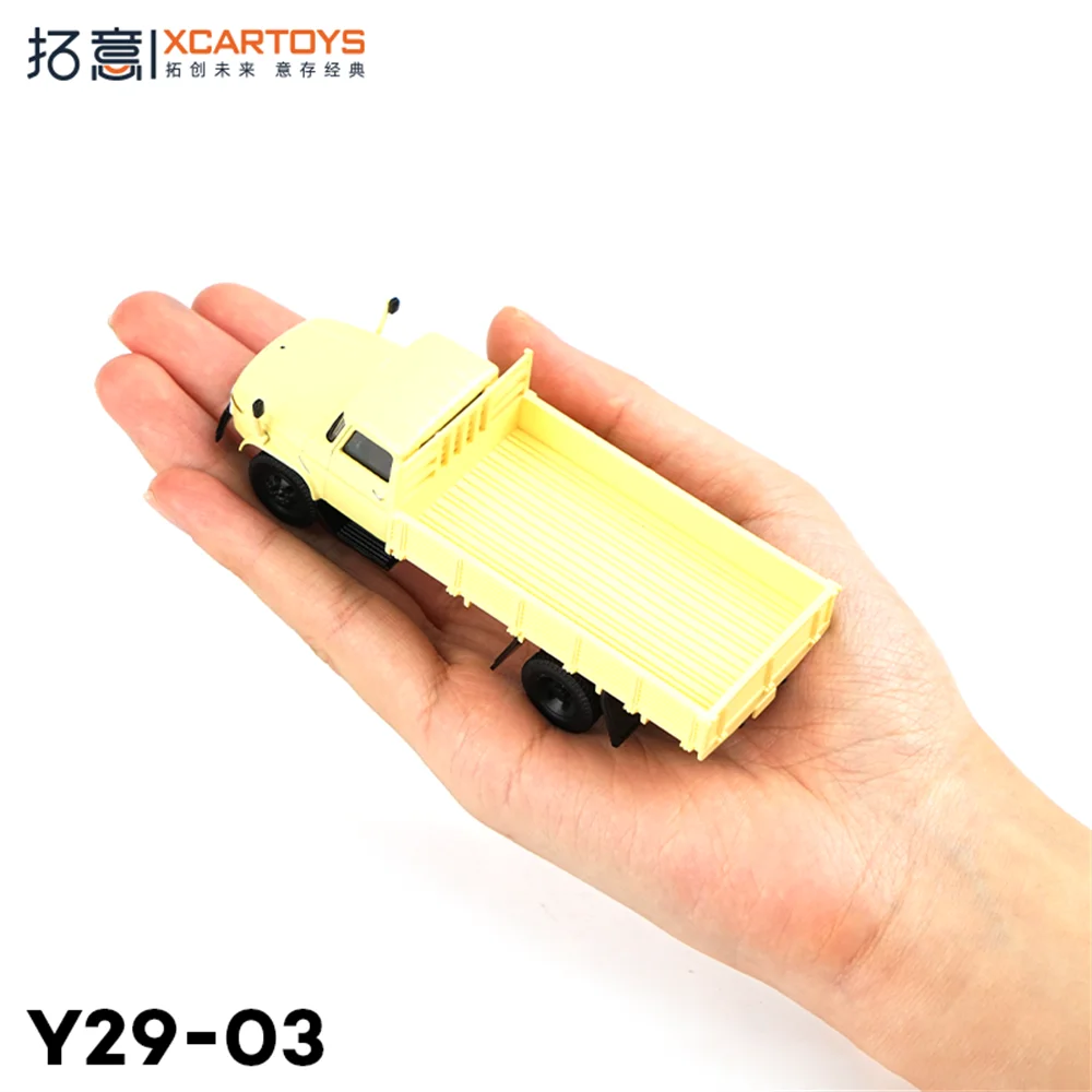 1:64 Scale Jiefang CA141 Truck Model 6 1:64 Scale Jiefang CA141 Truck Model - Image 6