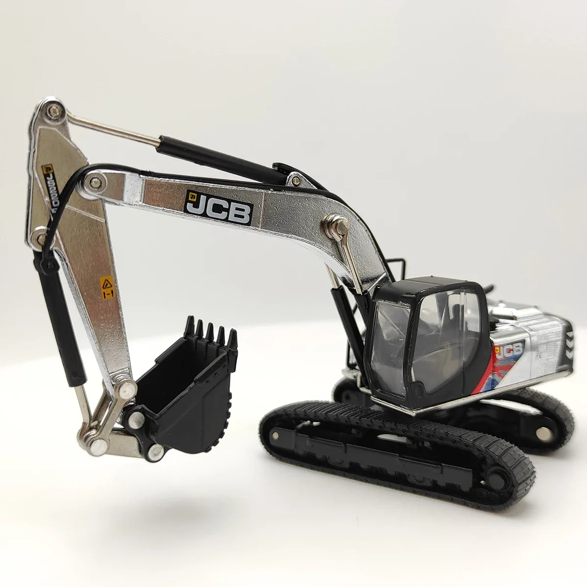 JCB JS220 Excavator Scale Model 1:76 3 JCB JS220 Excavator Scale Model 1:76 - Image 3